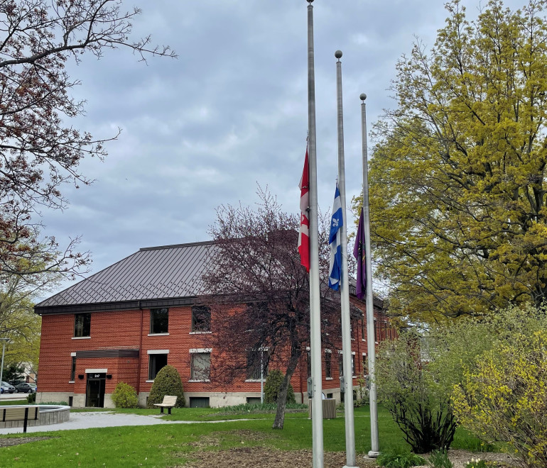 La Ville de Rimouski place ses drapeaux en berne à la suite du décès d’un membre de l’équipe municipale